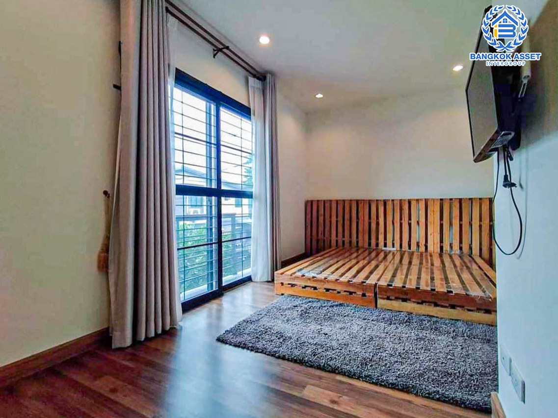 *****ทาวน์เฮ้าส์มือสองนนทบุรี โครงการ เนเชอร่า เทรนด์ รัตนาธิเบศร์ เนื้อที่ 16 ตร.ว. ฟังก์ชัน 3 ห้องนอน 2 ห้องน้ำ 1 ที่จอดรถ บ้านสภาพสวย พร้อมเข้าอยู่ บนทำเลเดินทางสะดวก เชื่อมต่อถนนราชพฤกษ์, ถนนรัตนาธิเบศร์ ใกล้รถไฟฟ้าสายสีม่วง "สถานีบางพลู" และจุดขึ้นทางด่วน "งามวงศ์วาน"