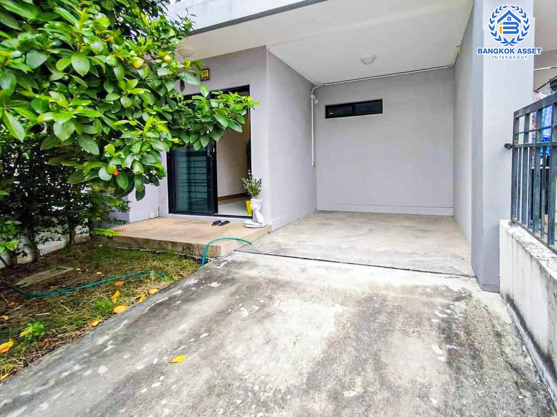 *****ทาวน์เฮ้าส์มือสองนนทบุรี โครงการ เนเชอร่า เทรนด์ รัตนาธิเบศร์ เนื้อที่ 16 ตร.ว. ฟังก์ชัน 3 ห้องนอน 2 ห้องน้ำ 1 ที่จอดรถ บ้านสภาพสวย พร้อมเข้าอยู่ บนทำเลเดินทางสะดวก เชื่อมต่อถนนราชพฤกษ์, ถนนรัตนาธิเบศร์ ใกล้รถไฟฟ้าสายสีม่วง "สถานีบางพลู" และจุดขึ้นทางด่วน "งามวงศ์วาน"