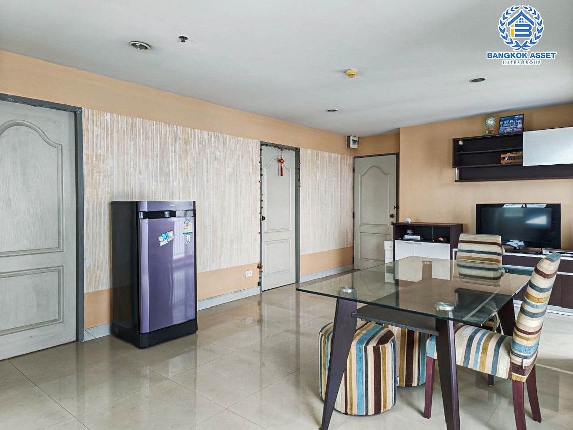 *****คอนโดมิเนียมมือสองกรุงเทพฯ โครงการ รีเจ้นท์โฮม อาคาร6/1 ประชาชื่น ห้องมุม! เนื้อที่ 63.01 ตร.ม. ฟังก์ชัน 2 ห้องนอน 2 ห้องน้ำ สภาพภายในพร้อมเข้าอยู่ แถมฟรี! 2 เครื่องปรับอากาศ บนทำเลเชื่อมต่อถนนประชาชื่น, ถนนรัชดาภิเษก, ถนนพหลโยธิน ใกล้รถไฟฟ้าสายสีแดงเข้ม "สถานีจุตจักร" และจุดขึ้นทางด่วน "ศรีรัช"