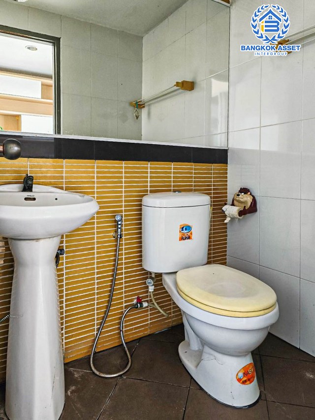 *****คอนโดมิเนียมมือสองกรุงเทพฯ โครงการ รีเจ้นท์โฮม อาคาร6/1 ประชาชื่น ห้องมุม! เนื้อที่ 63.01 ตร.ม. ฟังก์ชัน 2 ห้องนอน 2 ห้องน้ำ สภาพภายในพร้อมเข้าอยู่ แถมฟรี! 2 เครื่องปรับอากาศ บนทำเลเชื่อมต่อถนนประชาชื่น, ถนนรัชดาภิเษก, ถนนพหลโยธิน ใกล้รถไฟฟ้าสายสีแดงเข้ม "สถานีจุตจักร" และจุดขึ้นทางด่วน "ศรีรัช"