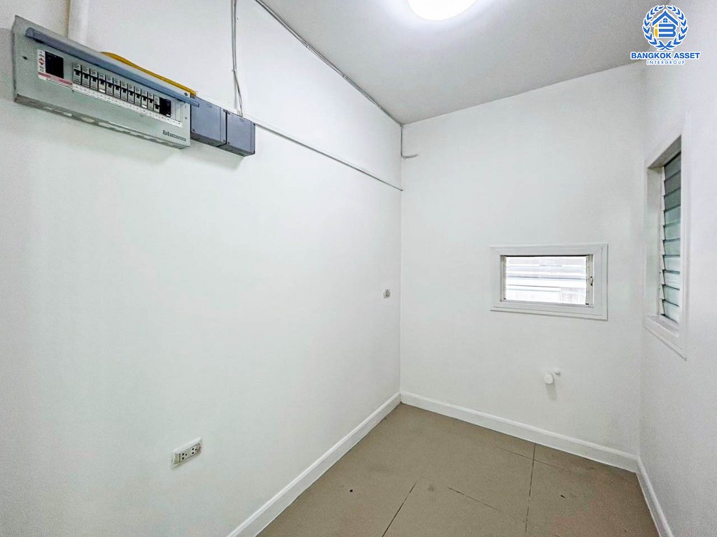 *****บ้านเดี่ยวมือสอง โครงการ คณาสิริ ศาลายา เนื้อที่ 50 ตร.ว. ฟังก์ชัน 3 ห้องนอน 2 ห้องน้ำ 2 ที่จอดรถ มีพื้นที่ข้างบ้าน บรรยากาศเป็นส่วนตัว บนทำเลเดินทางสะดวก เชื่อมต่อถนนกาญจนาภิเษก ถนนศาลายา ซอยวัดพระเงิน ใกล้ห้างสรรพสินค้าเซ็นทรัล ศาลายา