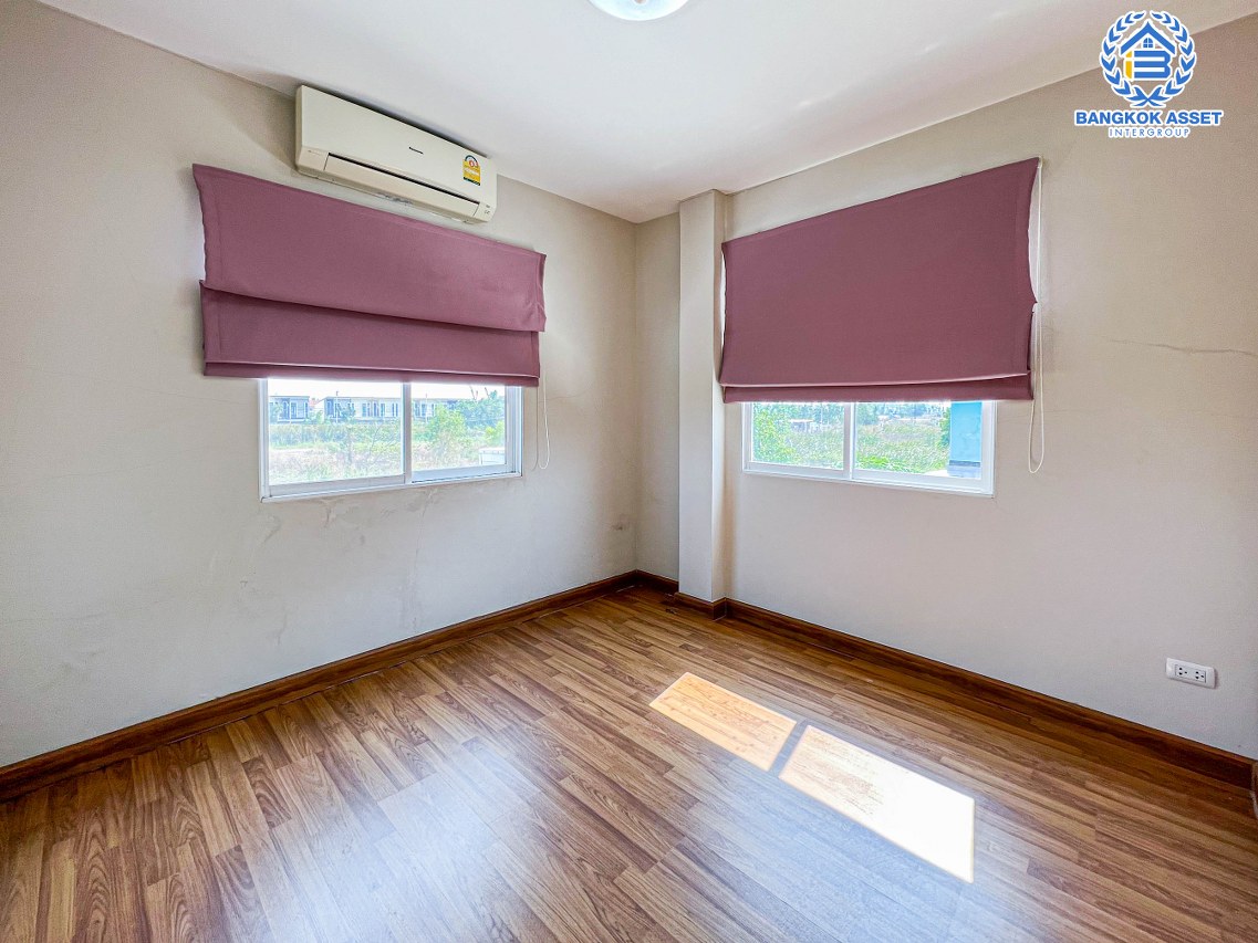 *****ทาวน์เฮ้าส์มือสองปทุมธานี โครงการ เดอะโฟริเอช รังสิต-นครนายก หลังมุม! เนื้อที่กว้างมากถึง 38.4 ตร.ว. ฟังก์ชัน 3 ห้องนอน 3 ห้องน้ำ 2 ที่จอดรถ บ้านสภาพดี แถมฟรี! 4 เครื่องปรับอากาศ บนทำเลเข้า-ออกเมืองสะดวก เชื่อมต่อถนนลำลูกกา, ถนนรังสิต-นครนายก