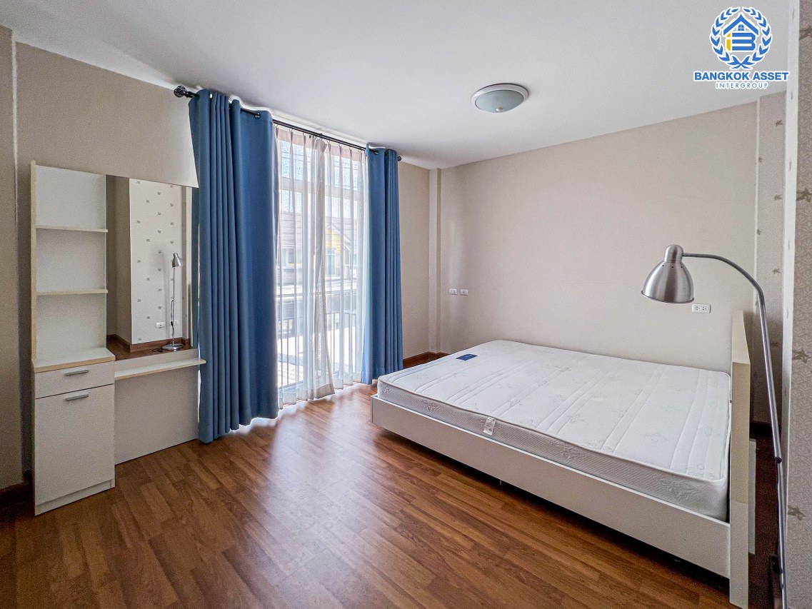 *****ทาวน์เฮ้าส์มือสองปทุมธานี โครงการ เดอะโฟริเอช รังสิต-นครนายก หลังมุม! เนื้อที่กว้างมากถึง 38.4 ตร.ว. ฟังก์ชัน 3 ห้องนอน 3 ห้องน้ำ 2 ที่จอดรถ บ้านสภาพดี แถมฟรี! 4 เครื่องปรับอากาศ บนทำเลเข้า-ออกเมืองสะดวก เชื่อมต่อถนนลำลูกกา, ถนนรังสิต-นครนายก