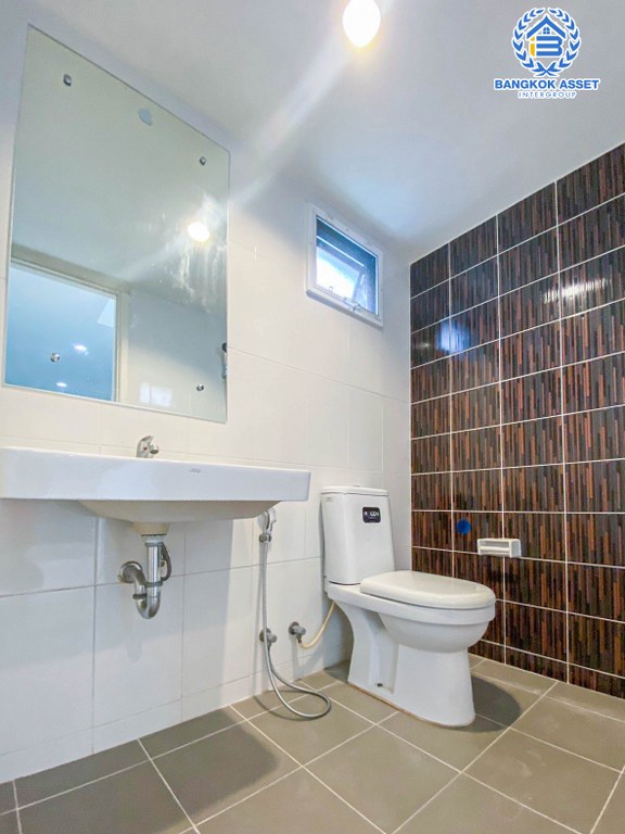 *****บ้านแฝดมือสอง โครงการ พฤกษาวิลเลจ43/2 บางบัวทอง-บางพูน เนื้อที่ 43.50 ตร.ว. ฟังก์ชัน 3 ห้องนอน 2 ห้องน้ำ 2 ที่จอดรถ บ้านแนวคิดใหม่ ดีไซน์ โมเดิร์น พร้อม Clubhouse ริม Double Lake บนทำเลดี เชื่อมต่อ ถ.รังสิต-ปทุมธานี ใกล้รถไฟฟ้าสายสีแดง "สถานีรังสิต"  และทางด่วน "วิภาวดี-รังสิต"