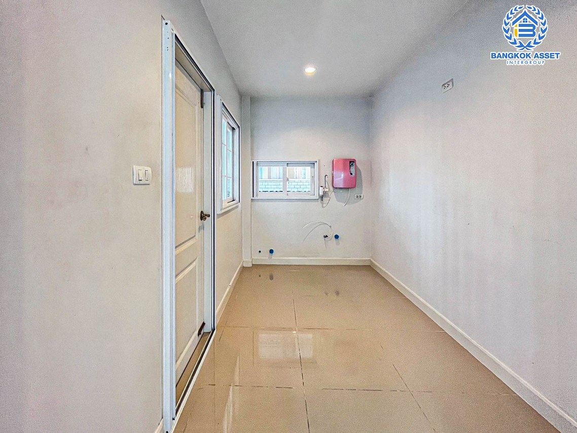 *****บ้านเดี่ยวมือสองปทุมธานี โครงการ ชวนชื่น ไพร์มวิลล์ กรุงเทพ-ปทุมธานี เนื้อที่กว้าง 53.1 ตร.ว. ฟังก์ชัน 4 ห้องนอน 3 ห้องน้ำ 2 ที่จอดรถ บ้านสภาพสวย พร้อมเข้าอยู่ แถมฟรี! 3 เครื่องปรับอากาศ บนทำเลแห่งการเดินทาง เชื่อมต่อถนนสะพานนนทบุรี-บางบัวทอง, ถนนราชพฤกษ์ จองเลย!