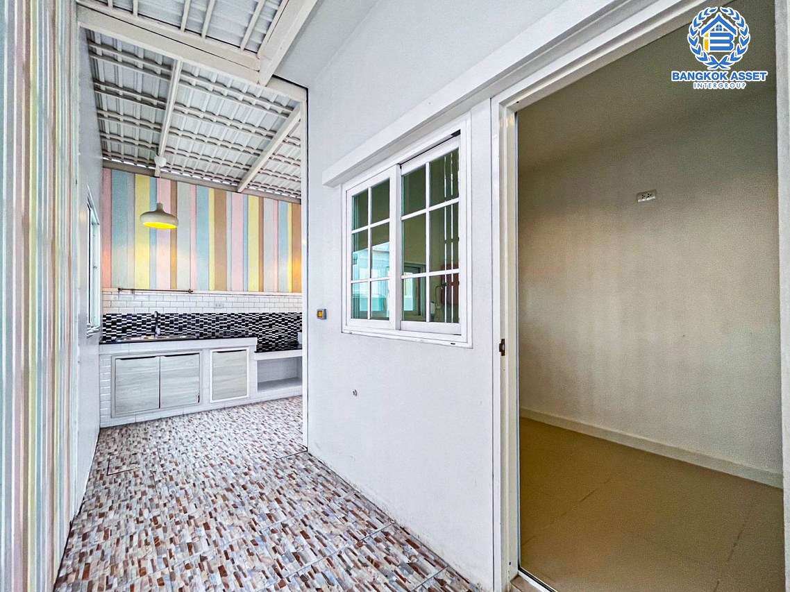 *****บ้านเดี่ยวมือสองปทุมธานี โครงการ ชวนชื่น ไพร์มวิลล์ กรุงเทพ-ปทุมธานี เนื้อที่กว้าง 53.1 ตร.ว. ฟังก์ชัน 4 ห้องนอน 3 ห้องน้ำ 2 ที่จอดรถ บ้านสภาพสวย พร้อมเข้าอยู่ แถมฟรี! 3 เครื่องปรับอากาศ บนทำเลแห่งการเดินทาง เชื่อมต่อถนนสะพานนนทบุรี-บางบัวทอง, ถนนราชพฤกษ์ จองเลย!