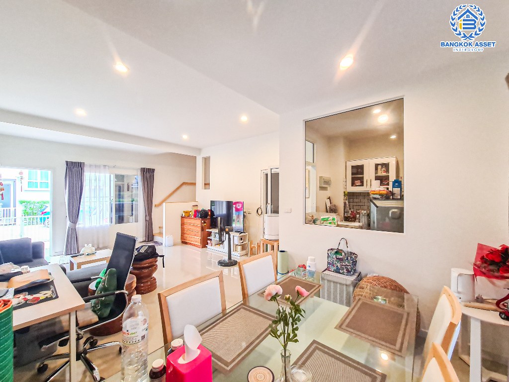 *****บ้านแฝดมือสอง โครงการ เดอะแพลนท์ คลองบางไผ่ สเตชั่น กาญจนาภิเษก เนื้อที่ 35 ตร.ว. ฟังก์ชัน 2 ห้องนอน 3 ห้องน้ำ 2 ที่จอดรถ บ้านกว้าง บรรยากาศเป็นส่วนตัว บนทำเลเดินทางสะดวก เชื่อมต่อถนนรัตนาธิเบศร์ ถนนกาญจนาภิเษก ใกล้รถไฟฟ้าสายสีม่วง "สถานีคลองบางไผ่" และจุดขึ้นทางด่วน "กาญจนาภิเษก"