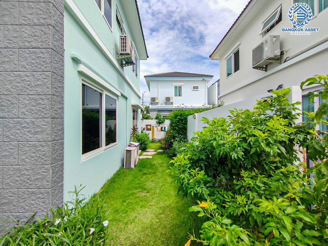 *****บ้านแฝดมือสองนนทบุรี โครงการ Villaggio บางใหญ่ เนื้อที่กว้าง 39.4 ตร.ว. ฟังก์ชัน 3 ห้องนอน 3 ห้องน้ำ 2 ที่จอดรถ บ้านสภาพใหม่ พร้อมเข้าอยู่ ต่อเติมแล้ว บนทำเลเชื่อมต่อถนนกาญจนาภิเษก ใกล้รถไฟฟ้าสายสีม่วง "สถานีคลองบางไผ่" และจุดขึ้นทางด่วน "ศรีรัช"