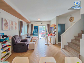 *****บ้านแฝดมือสองนนทบุรี โครงการ Villaggio บางใหญ่ เนื้อที่กว้าง 39.4 ตร.ว. ฟังก์ชัน 3 ห้องนอน 3 ห้องน้ำ 2 ที่จอดรถ บ้านสภาพใหม่ พร้อมเข้าอยู่ ต่อเติมแล้ว บนทำเลเชื่อมต่อถนนกาญจนาภิเษก ใกล้รถไฟฟ้าสายสีม่วง "สถานีคลองบางไผ่" และจุดขึ้นทางด่วน "ศรีรัช"