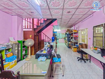 *****ทาวน์เฮ้าส์มือสองนนทบุรี หมู่บ้าน ช.รุ่งเรือง6 บางกรวย-ไทรน้อย หลังมุม! เนื้อที่กว้างเกือบ 30 ตร.ว. ฟังก์ชัน 2 ห้องนอน 2 ห้องน้ำ 1 ที่จอดรถ บ้านพร้อมอยู่ ต่อเติมพื้นที่ใช้สอยเยอะ บนทำเลเดินทางสะดวก ใกล้รถไฟฟ้าสายสีม่วง "สถานีบางพลู" และจุดขึ้นทางด่วน "ศรีรัช" จองด่วน!