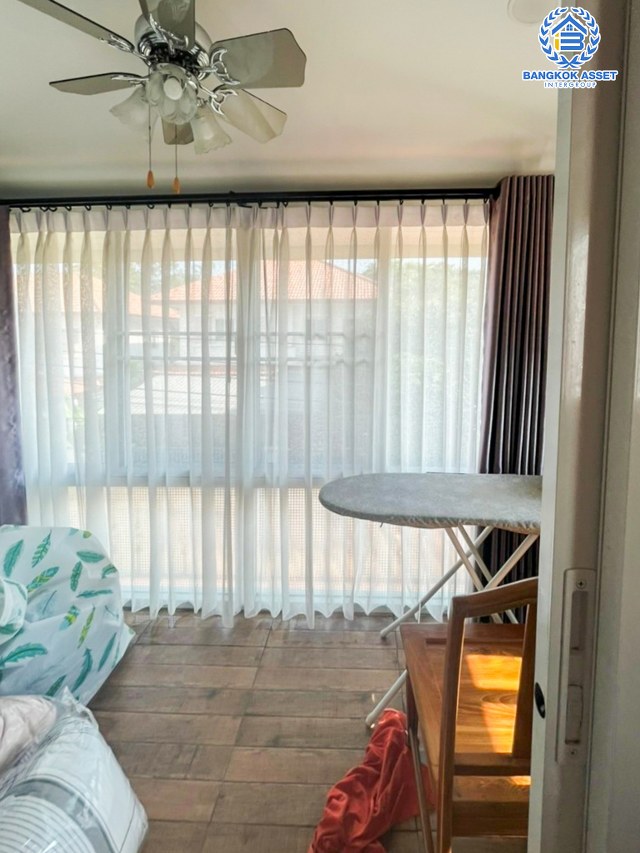 *****บ้านเดี่ยวมือสองนนทบุรี โครงการ เนเจอร์โฮม กาญจนาภิเษก เนื้อที่กว้าง 103 ตร.ว. ฟังก์ชัน 4 ห้องนอน 3 ห้องน้ำ 2 ที่จอดรถ แถมฟรี! 6 เครื่องปรับอากาศ 1 เครื่องทำน้ำอุ่น บนทำเลแห่งการเดินทาง เชื่อมต่อถนนกาญจนาภิเษก, ถนนรัตนาธิเบศร์ ใกล้รถไฟฟ้าสายสีม่วง "สถานีบางพลู" และทางด่วน "ศรีรัช"