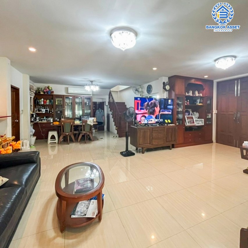 *****บ้านเดี่ยวมือสองนนทบุรี โครงการ เนเจอร์โฮม กาญจนาภิเษก เนื้อที่กว้าง 103 ตร.ว. ฟังก์ชัน 4 ห้องนอน 3 ห้องน้ำ 2 ที่จอดรถ แถมฟรี! 6 เครื่องปรับอากาศ 1 เครื่องทำน้ำอุ่น บนทำเลแห่งการเดินทาง เชื่อมต่อถนนกาญจนาภิเษก, ถนนรัตนาธิเบศร์ ใกล้รถไฟฟ้าสายสีม่วง "สถานีบางพลู" และทางด่วน "ศรีรัช"