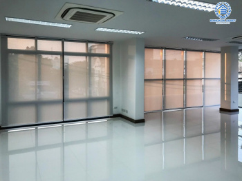 *****อาคารพาณิชย์มือสองกรุงเทพมหานคร สำนักงาน รามคำแหง ซ.4 รามคำแหง หลังมุม! เนื้อที่กว้างถึง 88 ตร.ว. ฟังก์ชัน 10 ห้องนอน 9 ห้องน้ำ ตึก 4 ชั้น พร้อมโกดัง 2 ชั้น สามารถเปิดเป็นสำนักงาน หรือออฟฟิศได้ บนทำเลเดินทางสะดวก ใกล้รถไฟฟ้าสายสีส้ม "สถานีหัวหมาก" และทางด่วน "พระราม 9,ฉลองรัช"