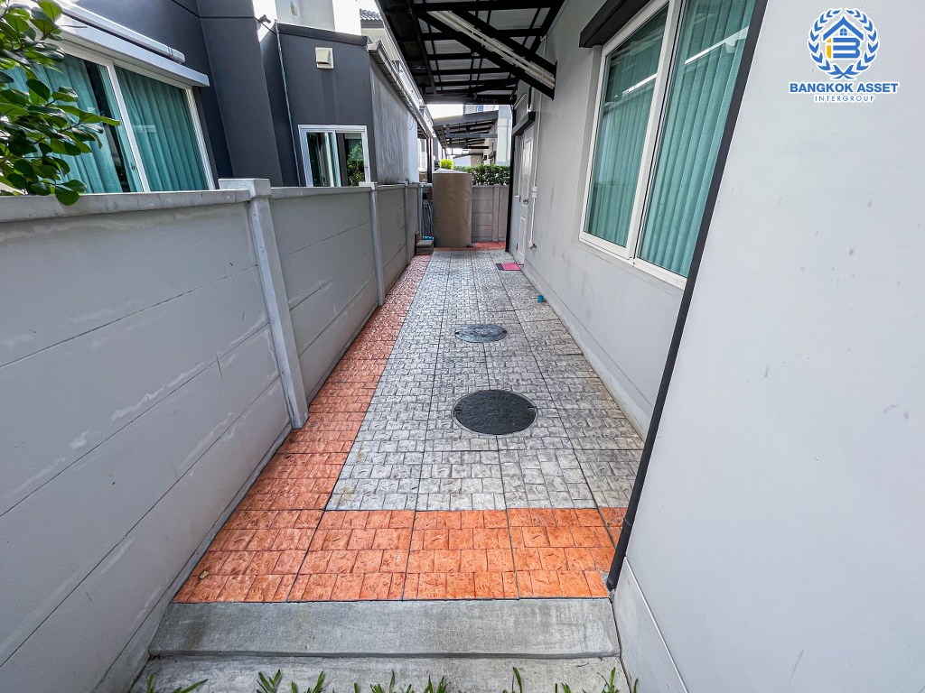 บ้านเดี่ยวมือสอง โครงการ เซนโทร ราชพฤกษ์1 เนื้อที่ 50.80 ตร.ว. ฟังก์ชัน 4 ห้องนอน 3 ห้องน้ำ 2 ที่จอดรถ บ้านสภาพดีมาก โครงการมีความเป็นส่วนตัว บนทำเลดี เชื่อมต่อถนนนครอินทร์ ถนนกาญจนาภิเษก ถนนราชพฤกษ์ ใกล้รถไฟฟ้าสายสีม่วง "สถานีบางพลู" และจุดขึ้นทางด่วน "ศรีรัช-วงแหวนรอบนอก"...