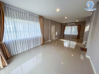 บ้านเดี่ยวมือสอง โครงการ เซนโทร ราชพฤกษ์1 เนื้อที่ 50.80 ตร.ว. ฟังก์ชัน 4 ห้องนอน 3 ห้องน้ำ 2 ที่จอดรถ บ้านสภาพดีมาก โครงการมีความเป็นส่วนตัว บนทำเลดี เชื่อมต่อถนนนครอินทร์ ถนนกาญจนาภิเษก ถนนราชพฤกษ์ ใกล้รถไฟฟ้าสายสีม่วง "สถานีบางพลู" และจุดขึ้นทางด่วน "ศรีรัช-วงแหวนรอบนอก"...