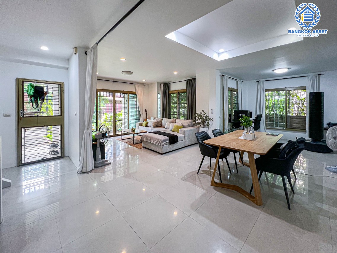 *****บ้านเดี่ยวมือสองนนทบุรี โครงการ ธนาสิริ ปิ่นเกล้า-ราชพฤกษ์ หลังมุม! เนื้อที่กว้างมากถึง 78.5 ตร.ว. ฟังก์ชัน 3 ห้องนอน 3 ห้องน้ำ 3 ที่จอดรถ บ้านสภาพสวย ใหม่มาก มีพื้นที่เยอะ บนทำเลติด ถนนราชพฤกษ์ ใกล้รถไฟฟ้าสายสีม่วง "สถานีบางรักน้อยท่าอิฐ" และจุดขึ้นทางด่วน "กาญจนาภิเษก"