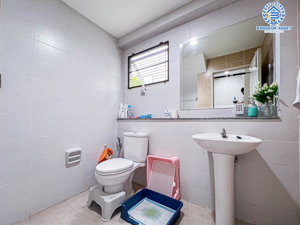 *****บ้านเดี่ยวมือสองนนทบุรี โครงการ ธนาสิริ ปิ่นเกล้า-ราชพฤกษ์ หลังมุม! เนื้อที่กว้างมากถึง 78.5 ตร.ว. ฟังก์ชัน 3 ห้องนอน 3 ห้องน้ำ 3 ที่จอดรถ บ้านสภาพสวย ใหม่มาก มีพื้นที่เยอะ บนทำเลติด ถนนราชพฤกษ์ ใกล้รถไฟฟ้าสายสีม่วง "สถานีบางรักน้อยท่าอิฐ" และจุดขึ้นทางด่วน "กาญจนาภิเษก"