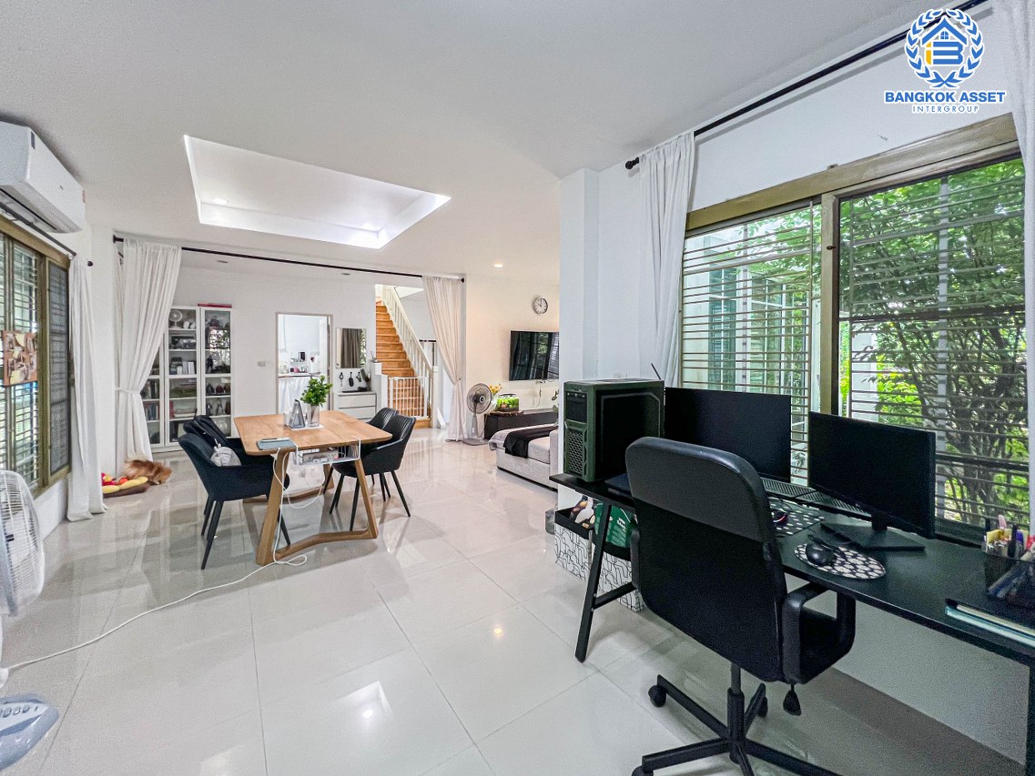 *****บ้านเดี่ยวมือสองนนทบุรี โครงการ ธนาสิริ ปิ่นเกล้า-ราชพฤกษ์ หลังมุม! เนื้อที่กว้างมากถึง 78.5 ตร.ว. ฟังก์ชัน 3 ห้องนอน 3 ห้องน้ำ 3 ที่จอดรถ บ้านสภาพสวย ใหม่มาก มีพื้นที่เยอะ บนทำเลติด ถนนราชพฤกษ์ ใกล้รถไฟฟ้าสายสีม่วง "สถานีบางรักน้อยท่าอิฐ" และจุดขึ้นทางด่วน "กาญจนาภิเษก"