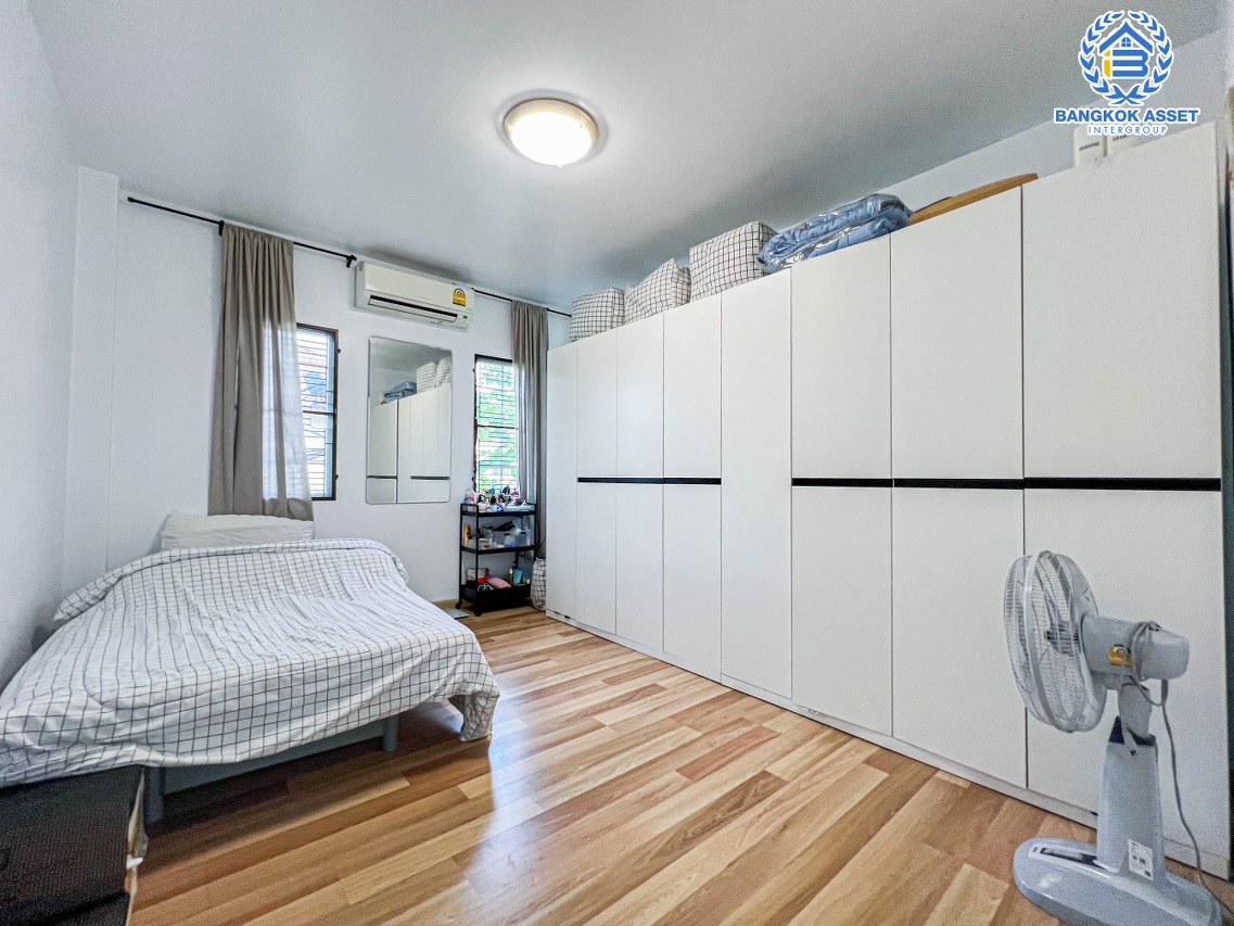 *****บ้านเดี่ยวมือสองนนทบุรี โครงการ ธนาสิริ ปิ่นเกล้า-ราชพฤกษ์ หลังมุม! เนื้อที่กว้างมากถึง 78.5 ตร.ว. ฟังก์ชัน 3 ห้องนอน 3 ห้องน้ำ 3 ที่จอดรถ บ้านสภาพสวย ใหม่มาก มีพื้นที่เยอะ บนทำเลติด ถนนราชพฤกษ์ ใกล้รถไฟฟ้าสายสีม่วง "สถานีบางรักน้อยท่าอิฐ" และจุดขึ้นทางด่วน "กาญจนาภิเษก"