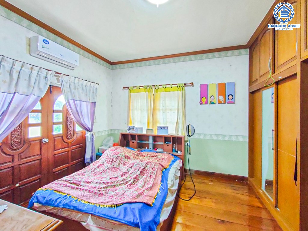 *****บ้านเดี่ยวมือสอง โครงการ มณีรินทร์ รัตนาธิเบศร์ เนื้อที่ 70.60 ตร.ว. ฟังก์ชัน 3 ห้องนอน 3 ห้องน้ำ 1 ที่จอดรถ บนถนนเมน ฟรี! เครื่องปรับอากาศ ทำเลเดินทางสะดวก เชื่อมต่อถนนรัตนาธิเบศร์ ถนนติวานนท์ ถนนราชพฤกษ์ ใกล้รถไฟฟ้าสายสีม่วง "สถานีบางรักน้อยท่าอิฐ" และจุดขึ้นทางด่วน "งามวงศ์วาน"