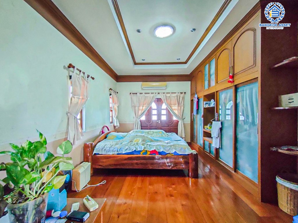 *****บ้านเดี่ยวมือสอง โครงการ มณีรินทร์ รัตนาธิเบศร์ เนื้อที่ 70.60 ตร.ว. ฟังก์ชัน 3 ห้องนอน 3 ห้องน้ำ 1 ที่จอดรถ บนถนนเมน ฟรี! เครื่องปรับอากาศ ทำเลเดินทางสะดวก เชื่อมต่อถนนรัตนาธิเบศร์ ถนนติวานนท์ ถนนราชพฤกษ์ ใกล้รถไฟฟ้าสายสีม่วง "สถานีบางรักน้อยท่าอิฐ" และจุดขึ้นทางด่วน "งามวงศ์วาน"