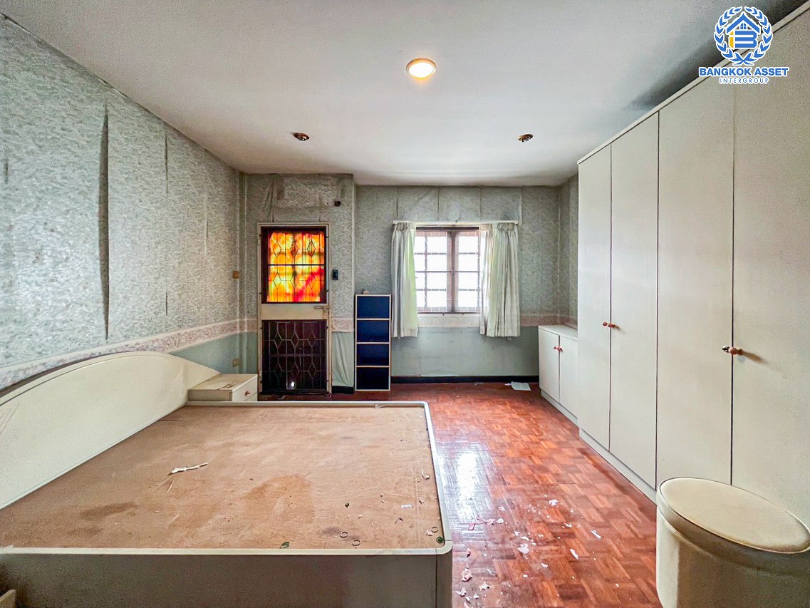 ทาวน์เฮ้าส์มือสองนนทบุรี โครงการ นันทนาการ์เด้นท์1 ราชพฤกษ์-ท่าอิฐ เนื้อที่ 17.7 ตร.ว. ฟังก์ชัน 2 ห้องนอน 2 ห้องน้ำ 1 ที่จอดรถ บนทำเลเชื่อมต่อ ถนนราชพฤกษ์, ถนนรัตนาธิเบศร์ ใกล้ทางด่วน "งามวงศ์วาน" และรถไฟฟ้าสายสีม่วง "สถานีบางรักน้อยท่าอิฐ" เพียง 7 นาทีเท่านั้น