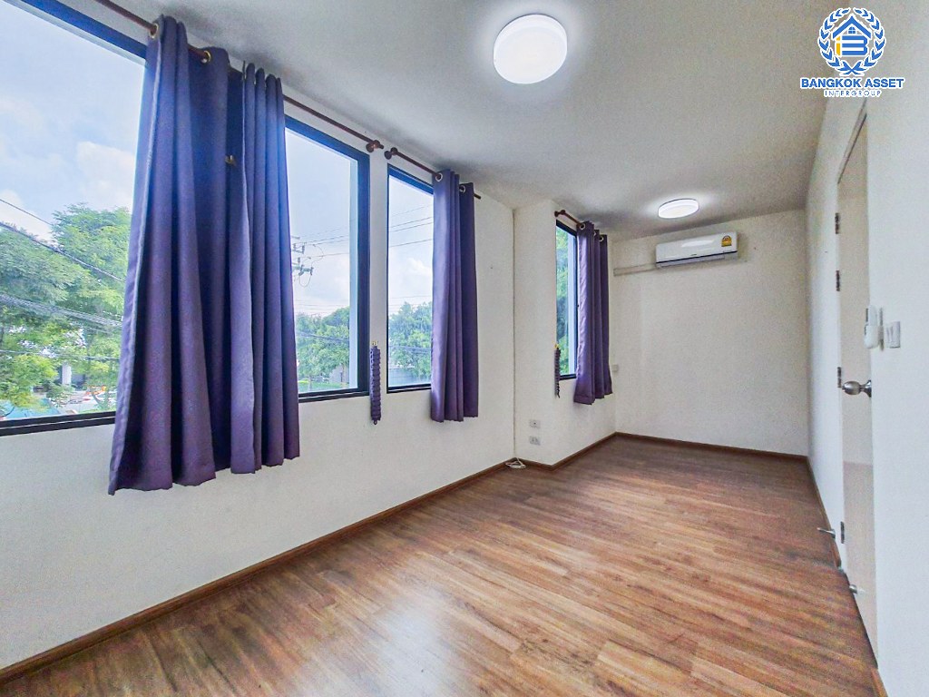 *****ทาวน์เฮ้าส์มือสอง โครงการ Pleno ราชพฤกษ์ หลังมุม เนื้อที่ 24 ตร.ว. ฟังก์ชัน 3 ห้องนอน 2 ห้องน้ำ 2 ที่จอดรถ หน้าบ้านชนสวนสาธารณะ สภาพแวดล้อมดี เชื่อมต่อถนนนครอินทร์ ถนนกาญจนาภิเษก ใกล้รถไฟฟ้าสายสีม่วง "สถานีสถานีบางรักใหญ่" และจุดขึ้นทางด่วน "ศรีรัช"