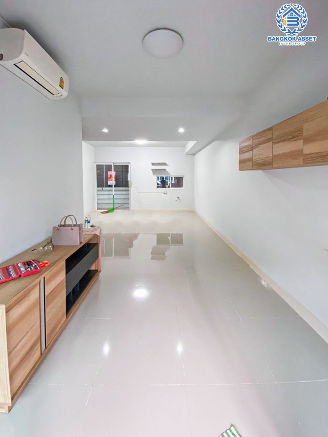 *****ทาวน์เฮ้าส์มือสองนนทบุรี โครงการ อารียาเดอะคัลเลอร์ บางบัวทอง-สุพรรณบุรี เนื้อที่กว้าง 17.5 ตร.ว. ฟังก์ชัน 3 ห้องนอน 2 ห้องน้ำ 1 ที่จอดรถ แถมฟรี! 1 เครื่องปรับอากาศ บนทำเลแห่งการเดินทาง เชื่อมต่อถนนบางบัวทอง-สุพรรณบุรี, ถนนกาญจาภิเษก จองเลย!