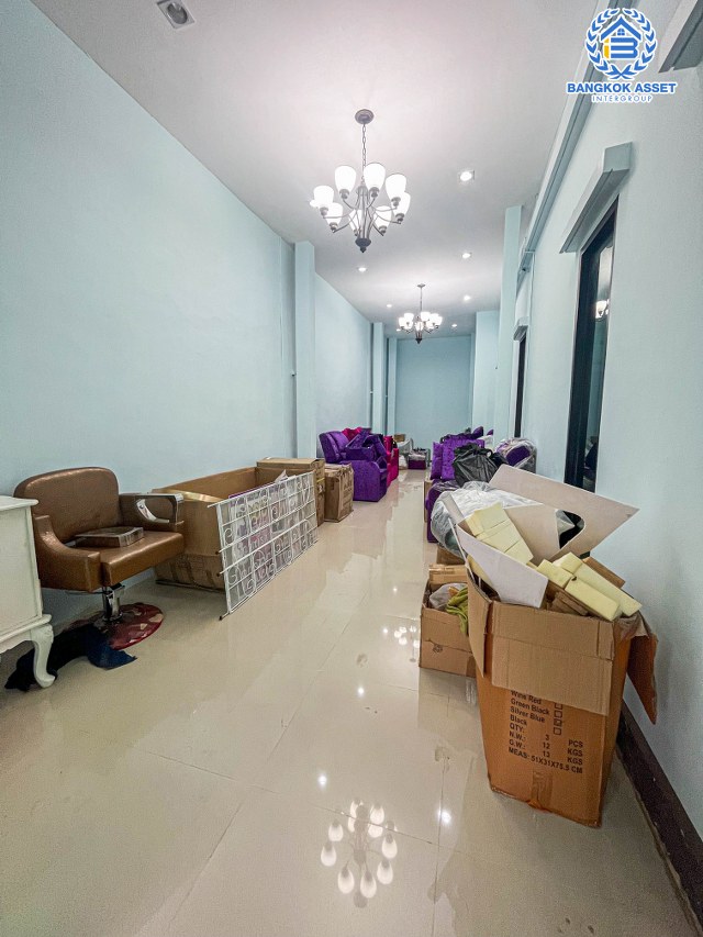 *****บ้านเดี่ยวมือสองปทุมธานี โครงการ เดอะทรัสต์ วิลล์ รังสิต-คลอง4 เนื้อที่กว้าง 53.6 ตร.ว. ฟังก์ชัน 4 ห้องนอน 2 ห้องน้ำ 2 ที่จอดรถ ต่อเติมครบ ลงเข็มอย่างดี บนทำเลเข้าเมือง หรือออกต่างจังหวัดก็สะดวก เชื่อมต่อถนนลำลูกกา, ถนนรังสิต-นครนายก, ถนนพหลโยธิน ใกล้จุดขึ้นทางด่วน "วงแหวนกาญจนาภิเษก"