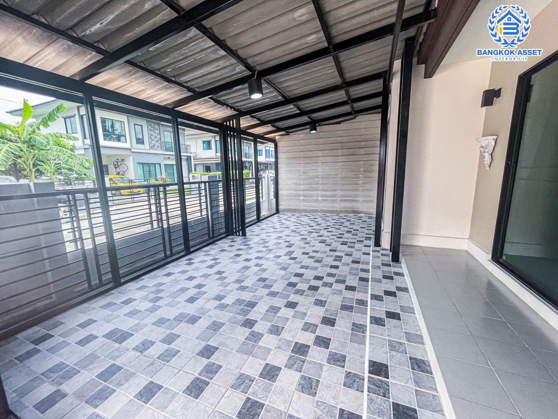 *****บ้านเดี่ยวมือสองปทุมธานี โครงการ เดอะทรัสต์ วิลล์ รังสิต-คลอง4 เนื้อที่กว้าง 53.6 ตร.ว. ฟังก์ชัน 4 ห้องนอน 2 ห้องน้ำ 2 ที่จอดรถ ต่อเติมครบ ลงเข็มอย่างดี บนทำเลเข้าเมือง หรือออกต่างจังหวัดก็สะดวก เชื่อมต่อถนนลำลูกกา, ถนนรังสิต-นครนายก, ถนนพหลโยธิน ใกล้จุดขึ้นทางด่วน "วงแหวนกาญจนาภิเษก"