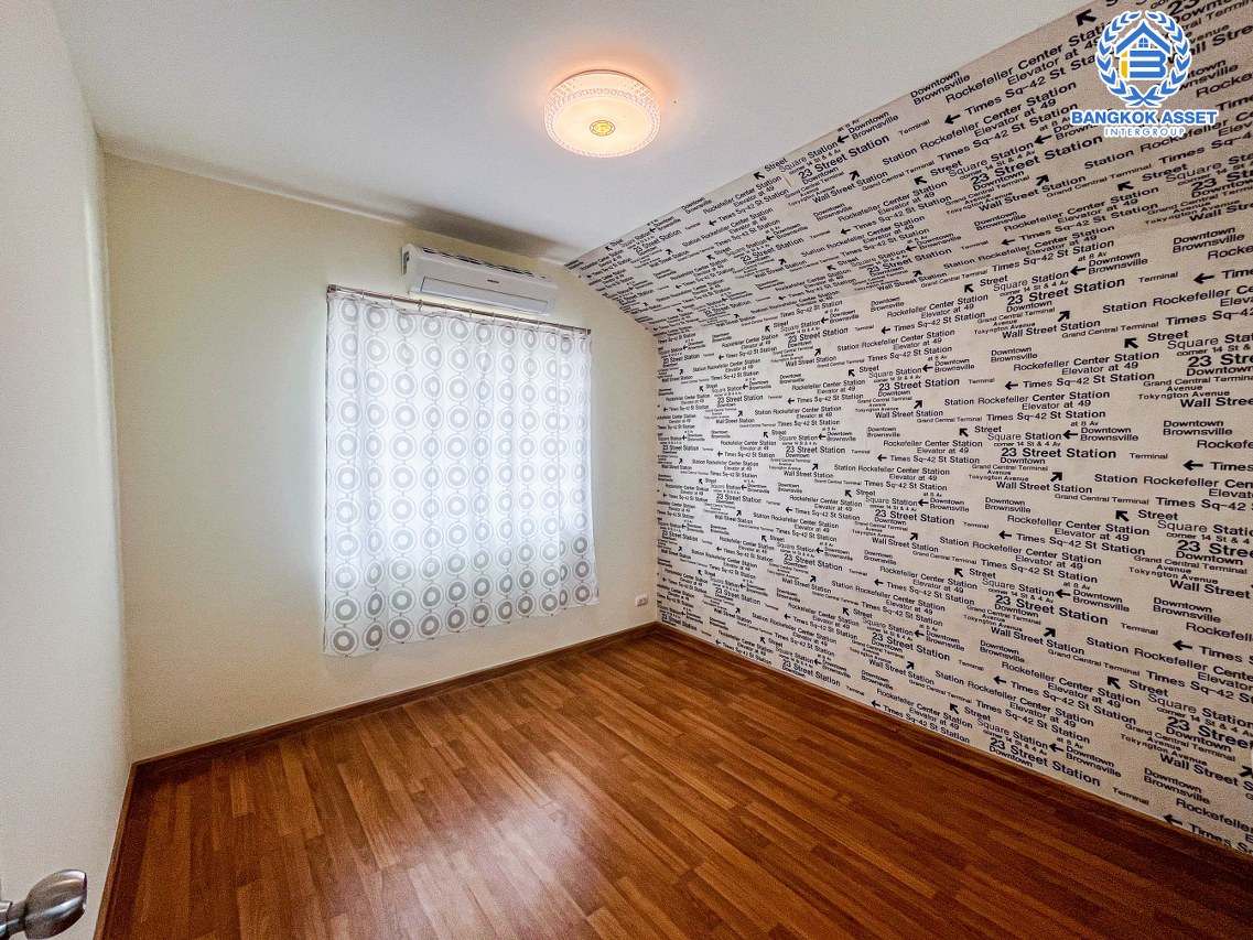 *****บ้านเดี่ยวมือสองปทุมธานี โครงการ เดอะทรัสต์ วิลล์ รังสิต-คลอง4 เนื้อที่กว้าง 53.6 ตร.ว. ฟังก์ชัน 4 ห้องนอน 2 ห้องน้ำ 2 ที่จอดรถ ต่อเติมครบ ลงเข็มอย่างดี บนทำเลเข้าเมือง หรือออกต่างจังหวัดก็สะดวก เชื่อมต่อถนนลำลูกกา, ถนนรังสิต-นครนายก, ถนนพหลโยธิน ใกล้จุดขึ้นทางด่วน "วงแหวนกาญจนาภิเษก"