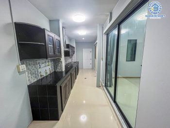 *****บ้านเดี่ยวมือสองปทุมธานี โครงการ เดอะทรัสต์ วิลล์ รังสิต-คลอง4 เนื้อที่กว้าง 53.6 ตร.ว. ฟังก์ชัน 4 ห้องนอน 2 ห้องน้ำ 2 ที่จอดรถ ต่อเติมครบ ลงเข็มอย่างดี บนทำเลเข้าเมือง หรือออกต่างจังหวัดก็สะดวก เชื่อมต่อถนนลำลูกกา, ถนนรังสิต-นครนายก, ถนนพหลโยธิน ใกล้จุดขึ้นทางด่วน "วงแหวนกาญจนาภิเษก"