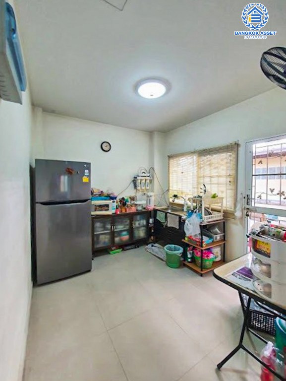 *****บ้านเดี่ยวมือสอง โครงการ คุณาภัทร3 กาญจนาภิเษก เนื้อที่ 52.50 ตร.ว. ฟังก์ชัน 4 ห้องนอน 3 ห้องน้ำ 1 ที่จอดรถ สภาพเหมือนใหม่ พร้อมเข้าอยู่ การเดินทางสะดวกทำเลเชื่อมถนนสายหลักสำคัญ เช่น ถนนกาญจนาภิเษก ถนนรัตนาธิเบศร์ ใกล้รถไฟฟ้าสายสีม่วง "สถานีคลองบางไผ่" และจุดขึ้นทางด่วน "ศรีรัช"