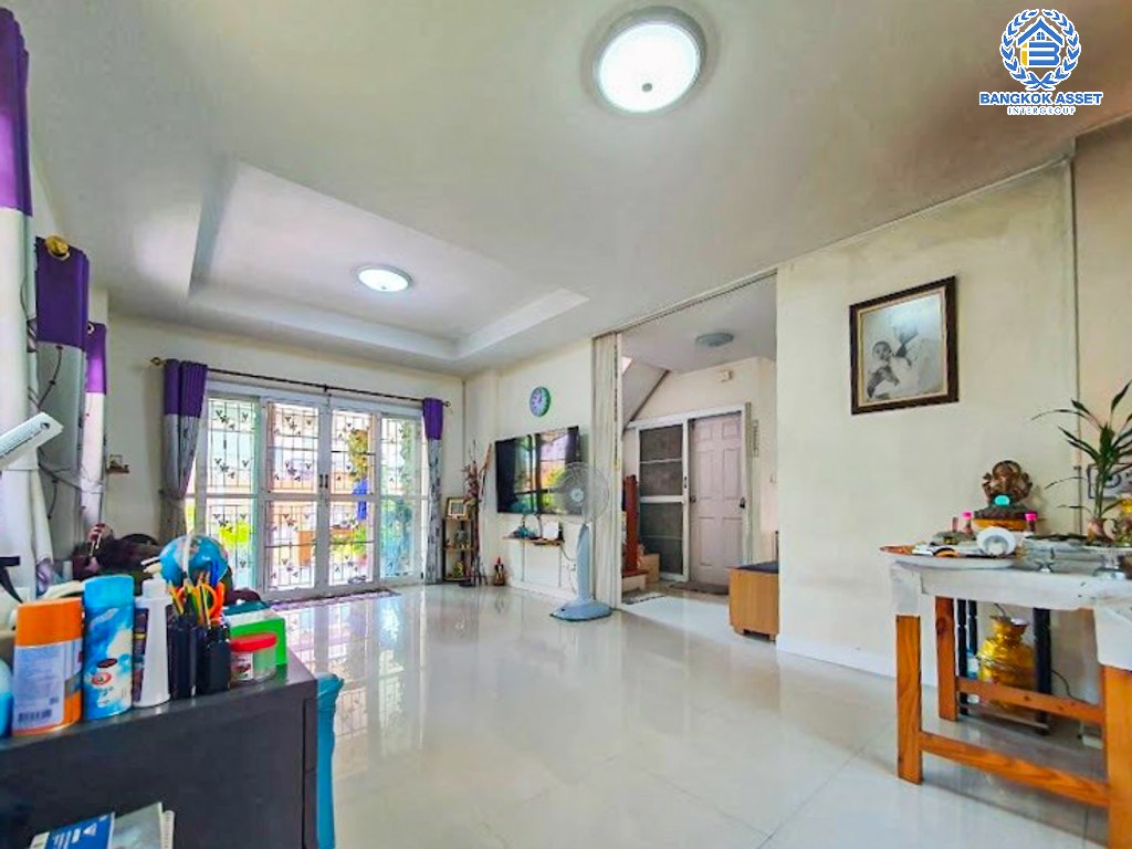 *****บ้านเดี่ยวมือสอง โครงการ คุณาภัทร3 กาญจนาภิเษก เนื้อที่ 52.50 ตร.ว. ฟังก์ชัน 4 ห้องนอน 3 ห้องน้ำ 1 ที่จอดรถ สภาพเหมือนใหม่ พร้อมเข้าอยู่ การเดินทางสะดวกทำเลเชื่อมถนนสายหลักสำคัญ เช่น ถนนกาญจนาภิเษก ถนนรัตนาธิเบศร์ ใกล้รถไฟฟ้าสายสีม่วง "สถานีคลองบางไผ่" และจุดขึ้นทางด่วน "ศรีรัช"