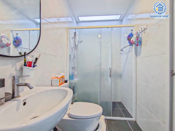 *****ทาวน์เฮ้าส์มือสอง โครงการ กัสโต้ เพชรเกษม-ทวีวัฒนา เนื้อที่ 19 ตร.ว. ฟังก์ชัน 2 ห้องนอน 2 ห้องน้ำ 2 ที่จอดรถ ภายในสภาพดี ต่อเติมครบ แถม! เครื่องปรับอากาศ โครงการตั้งบนทำเลเดินทางสะดวก เชื่อมต่อถนนเลียบคลองทวีวัฒนา ถนนเพชรเกษม ถนนพุทธมณฑลสาย3 ถนนบรมราชชนนี ใกล้เดอะมอลล์บางเเค