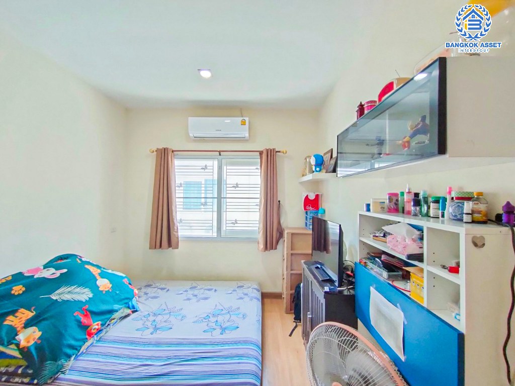 *****ทาวน์เฮ้าส์มือสอง โครงการ โกลเด้นทาวน์ ปิ่นเกล้า-จรัญสนิทวงศ์ เนื้อที่ 21.20 ตร.ว. ฟังก์ชัน 4 ห้องนอน 3 ห้องน้ำ 2 ที่จอดรถ บ้านสภาพสวย ฟรี! เครื่องปรับอากาศ โครงการตั้งบนทำเลดี เชื่อมต่อถนนจรัญสนิทวงศ์ ถนนสิรินธร ถนนนครอินทร์  ใกล้รถไฟฟ้าสายสีแดง "สถานีบางบำหรุ"