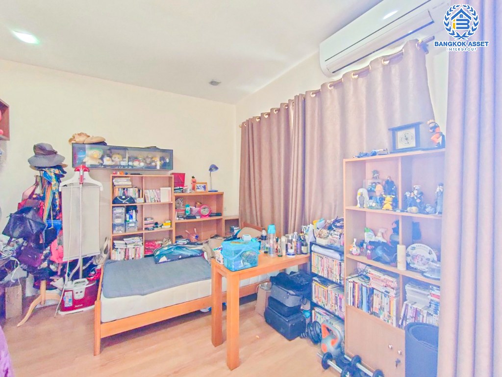 *****ทาวน์เฮ้าส์มือสอง โครงการ โกลเด้นทาวน์ ปิ่นเกล้า-จรัญสนิทวงศ์ เนื้อที่ 21.20 ตร.ว. ฟังก์ชัน 4 ห้องนอน 3 ห้องน้ำ 2 ที่จอดรถ บ้านสภาพสวย ฟรี! เครื่องปรับอากาศ โครงการตั้งบนทำเลดี เชื่อมต่อถนนจรัญสนิทวงศ์ ถนนสิรินธร ถนนนครอินทร์  ใกล้รถไฟฟ้าสายสีแดง "สถานีบางบำหรุ"