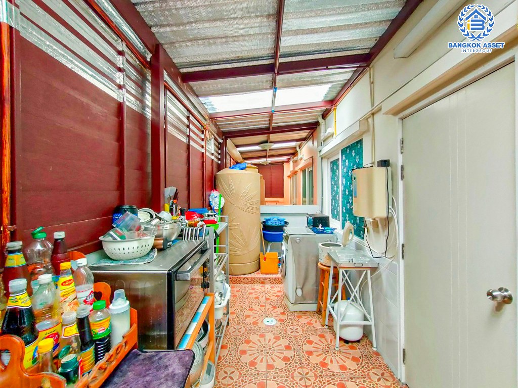 *****ทาวน์เฮ้าส์มือสอง โครงการ โกลเด้นทาวน์ ปิ่นเกล้า-จรัญสนิทวงศ์ เนื้อที่ 21.20 ตร.ว. ฟังก์ชัน 4 ห้องนอน 3 ห้องน้ำ 2 ที่จอดรถ บ้านสภาพสวย ฟรี! เครื่องปรับอากาศ โครงการตั้งบนทำเลดี เชื่อมต่อถนนจรัญสนิทวงศ์ ถนนสิรินธร ถนนนครอินทร์  ใกล้รถไฟฟ้าสายสีแดง "สถานีบางบำหรุ"