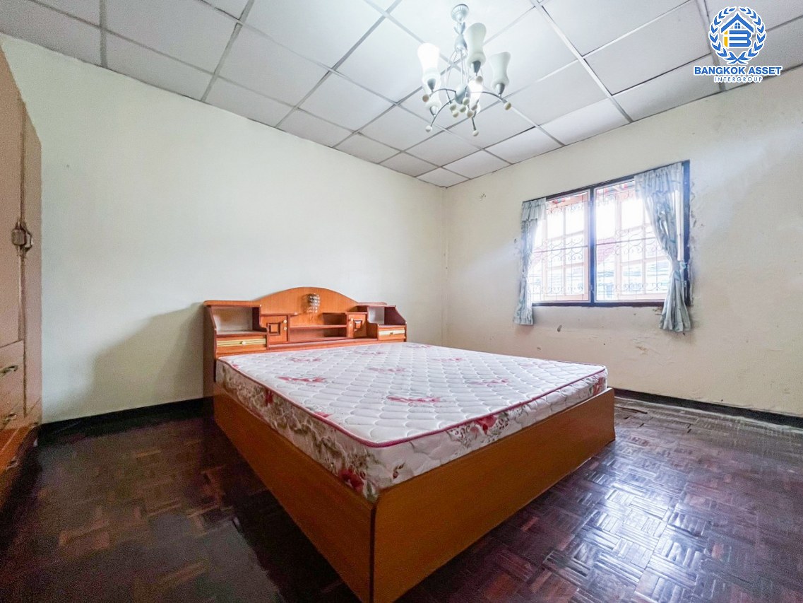 *****ทาวน์เฮ้าส์มือสองกรุงเทพมหานคร หมู่บ้าน รุ่งเรืองเฮ้าส์ พหลโยธิน เนื้อที่ 17 ตร.ว. ฟังก์ชัน 2 ห้องนอน 2 ห้องน้ำ 1 ที่จอดรถ บ้านราคาดี บนทำเลเดินทางสะดวก เชื่อมต่อถนนพหลโยธิน ใกล้รถไฟฟ้าสายสีเขียว "สถานีสะพานใหม่" ในราคาถูกสุดคุ้ม!