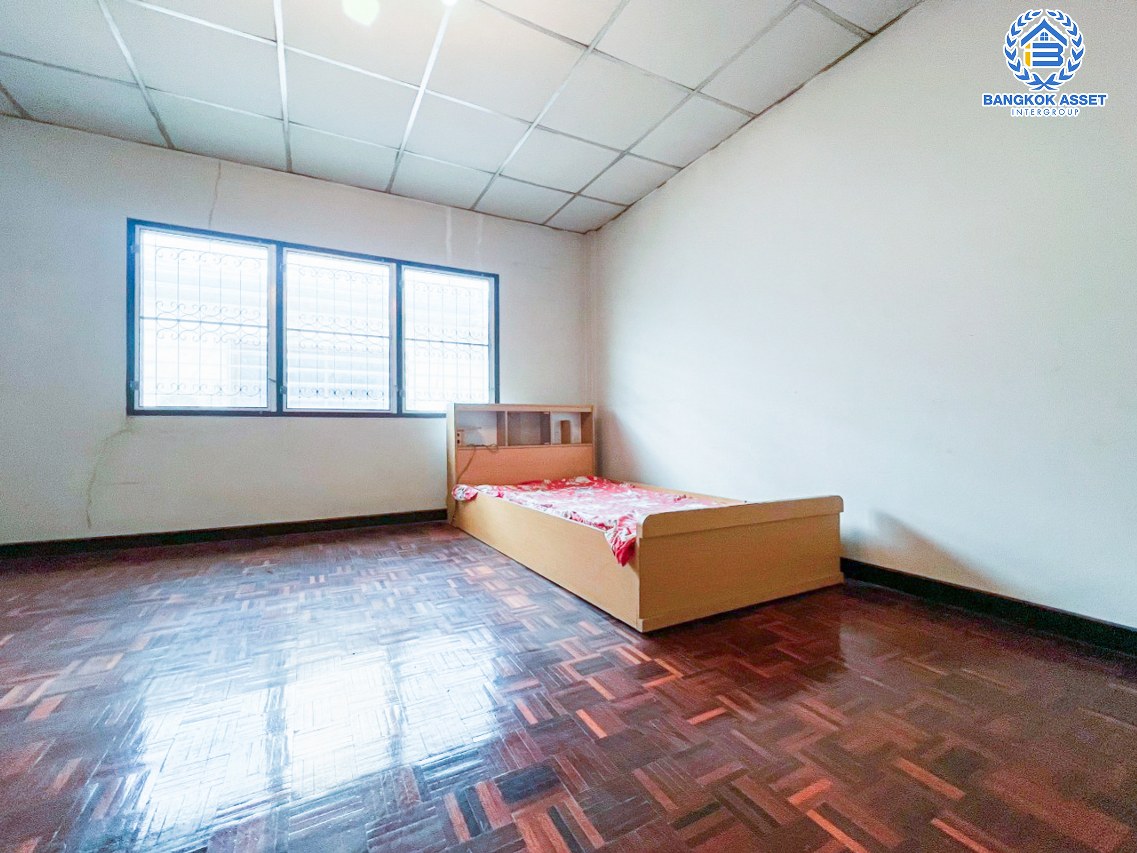 *****ทาวน์เฮ้าส์มือสองกรุงเทพมหานคร หมู่บ้าน รุ่งเรืองเฮ้าส์ พหลโยธิน เนื้อที่ 17 ตร.ว. ฟังก์ชัน 2 ห้องนอน 2 ห้องน้ำ 1 ที่จอดรถ บ้านราคาดี บนทำเลเดินทางสะดวก เชื่อมต่อถนนพหลโยธิน ใกล้รถไฟฟ้าสายสีเขียว "สถานีสะพานใหม่" ในราคาถูกสุดคุ้ม!