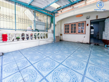 *****ทาวน์เฮ้าส์มือสองกรุงเทพมหานคร หมู่บ้าน รุ่งเรืองเฮ้าส์ พหลโยธิน เนื้อที่ 17 ตร.ว. ฟังก์ชัน 2 ห้องนอน 2 ห้องน้ำ 1 ที่จอดรถ บ้านราคาดี บนทำเลเดินทางสะดวก เชื่อมต่อถนนพหลโยธิน ใกล้รถไฟฟ้าสายสีเขียว "สถานีสะพานใหม่" ในราคาถูกสุดคุ้ม!