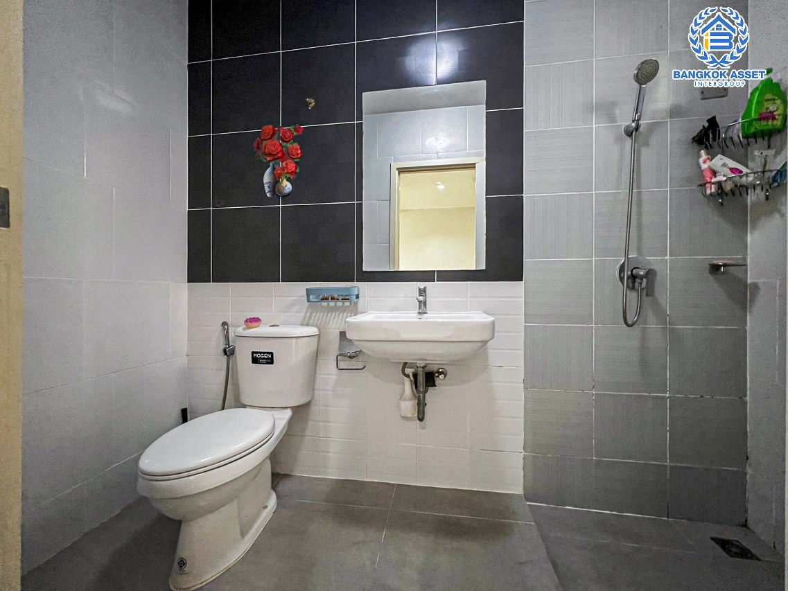 *****ทาวน์เฮ้าส์มือสองปทุมธานี โครงการ เปี่ยมสุข เอสเกต กรุงเทพฯ-ปทุมธานี เนื้อที่กว้างเกือบ 23 ตร.ว. ฟังก์ชัน 3 ห้องนอน 2 ห้องน้ำ บ้านสภาพสวย พร้อมเข้าอยู่ แถมฟรี! 3 เครื่องปรับอากาศ บนทำเลแห่งการเดินทาง เชื่อมต่อ ถนนกรุงเทพ-ปทุมธานี, ถนน 345, ถนนกาญจนาภิเษก