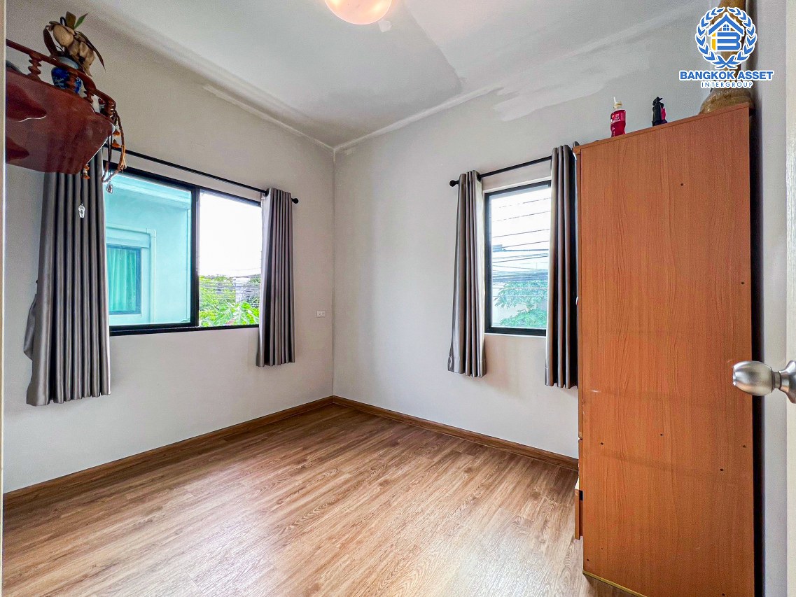 *****ทาวน์เฮ้าส์มือสองปทุมธานี โครงการ เปี่ยมสุข เอสเกต กรุงเทพฯ-ปทุมธานี เนื้อที่กว้างเกือบ 23 ตร.ว. ฟังก์ชัน 3 ห้องนอน 2 ห้องน้ำ บ้านสภาพสวย พร้อมเข้าอยู่ แถมฟรี! 3 เครื่องปรับอากาศ บนทำเลแห่งการเดินทาง เชื่อมต่อ ถนนกรุงเทพ-ปทุมธานี, ถนน 345, ถนนกาญจนาภิเษก