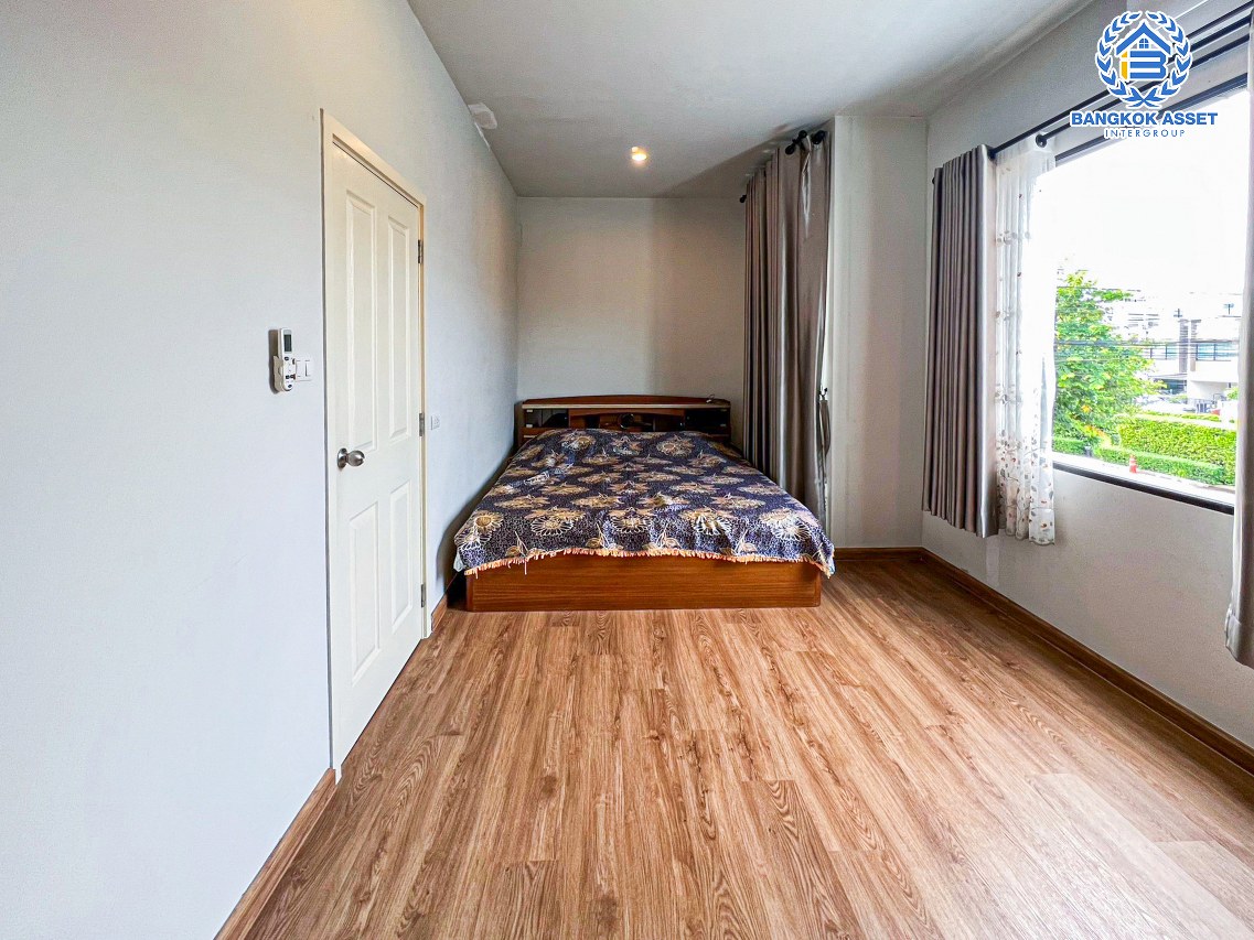 *****ทาวน์เฮ้าส์มือสองปทุมธานี โครงการ เปี่ยมสุข เอสเกต กรุงเทพฯ-ปทุมธานี เนื้อที่กว้างเกือบ 23 ตร.ว. ฟังก์ชัน 3 ห้องนอน 2 ห้องน้ำ บ้านสภาพสวย พร้อมเข้าอยู่ แถมฟรี! 3 เครื่องปรับอากาศ บนทำเลแห่งการเดินทาง เชื่อมต่อ ถนนกรุงเทพ-ปทุมธานี, ถนน 345, ถนนกาญจนาภิเษก