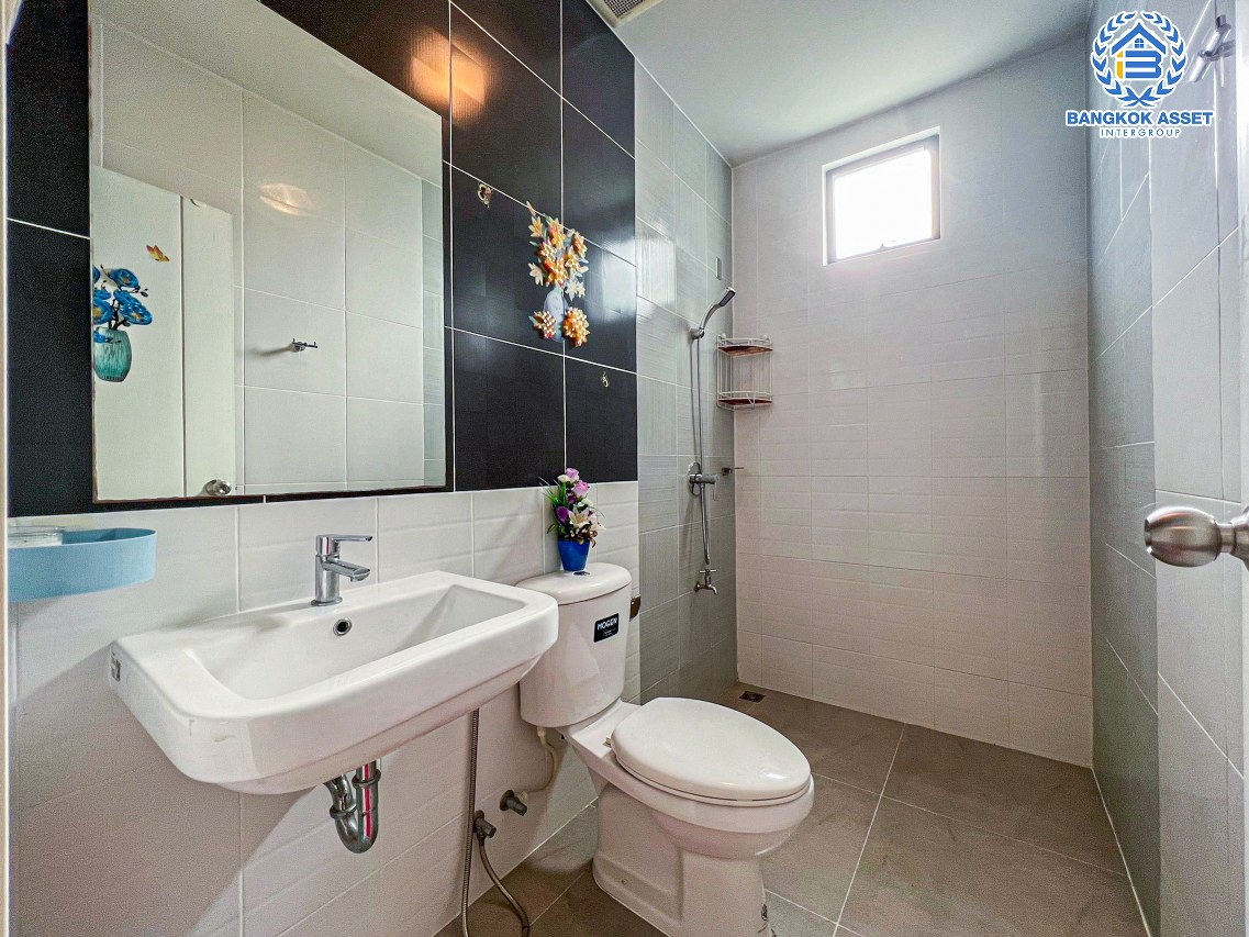 *****ทาวน์เฮ้าส์มือสองปทุมธานี โครงการ เปี่ยมสุข เอสเกต กรุงเทพฯ-ปทุมธานี เนื้อที่กว้างเกือบ 23 ตร.ว. ฟังก์ชัน 3 ห้องนอน 2 ห้องน้ำ บ้านสภาพสวย พร้อมเข้าอยู่ แถมฟรี! 3 เครื่องปรับอากาศ บนทำเลแห่งการเดินทาง เชื่อมต่อ ถนนกรุงเทพ-ปทุมธานี, ถนน 345, ถนนกาญจนาภิเษก