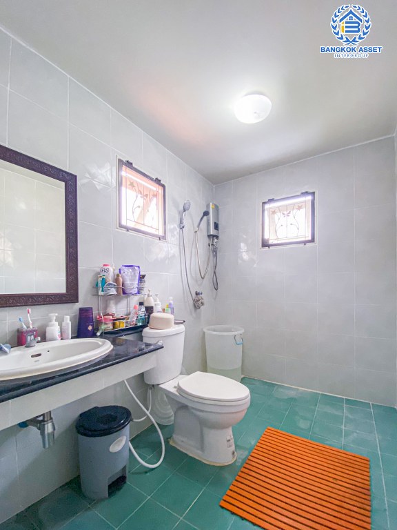 *****บ้านเดี่ยวมือสอง โครงการ ภัสสร8 กาญจนาภิเษก เนื้อที่กว้าง 50.70 ตร.ว. ฟังก์ชัน 4 ห้องนอน 3 ห้องน้ำ โครงสร้างบ้านดีเยี่ยม ต่อเติมครบพร้อมเข้าอยู่ โครงการบนทำเลเดินทางสะดวก เชื่อมต่อถนนปิ่นเกล้า-นครชัยศรี ถนนนครอินทร์ ใกล้เซ็นทรัลเวสต์เกต และจุดขึ้นทางด่วน "ศรีรัช"