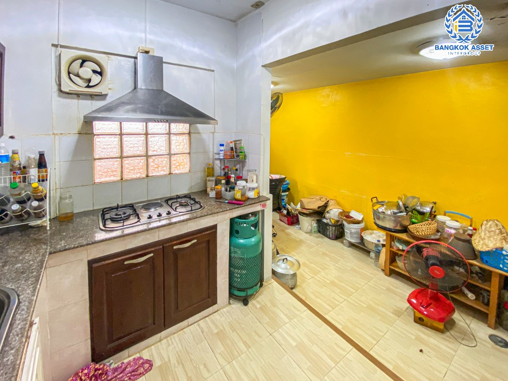 *****บ้านเดี่ยวมือสอง โครงการ ภัสสร8 กาญจนาภิเษก เนื้อที่กว้าง 50.70 ตร.ว. ฟังก์ชัน 4 ห้องนอน 3 ห้องน้ำ โครงสร้างบ้านดีเยี่ยม ต่อเติมครบพร้อมเข้าอยู่ โครงการบนทำเลเดินทางสะดวก เชื่อมต่อถนนปิ่นเกล้า-นครชัยศรี ถนนนครอินทร์ ใกล้เซ็นทรัลเวสต์เกต และจุดขึ้นทางด่วน "ศรีรัช"