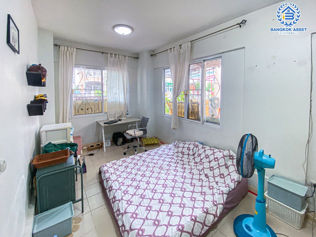 *****บ้านเดี่ยวมือสอง โครงการ ภัสสร8 กาญจนาภิเษก เนื้อที่กว้าง 50.70 ตร.ว. ฟังก์ชัน 4 ห้องนอน 3 ห้องน้ำ โครงสร้างบ้านดีเยี่ยม ต่อเติมครบพร้อมเข้าอยู่ โครงการบนทำเลเดินทางสะดวก เชื่อมต่อถนนปิ่นเกล้า-นครชัยศรี ถนนนครอินทร์ ใกล้เซ็นทรัลเวสต์เกต และจุดขึ้นทางด่วน "ศรีรัช"