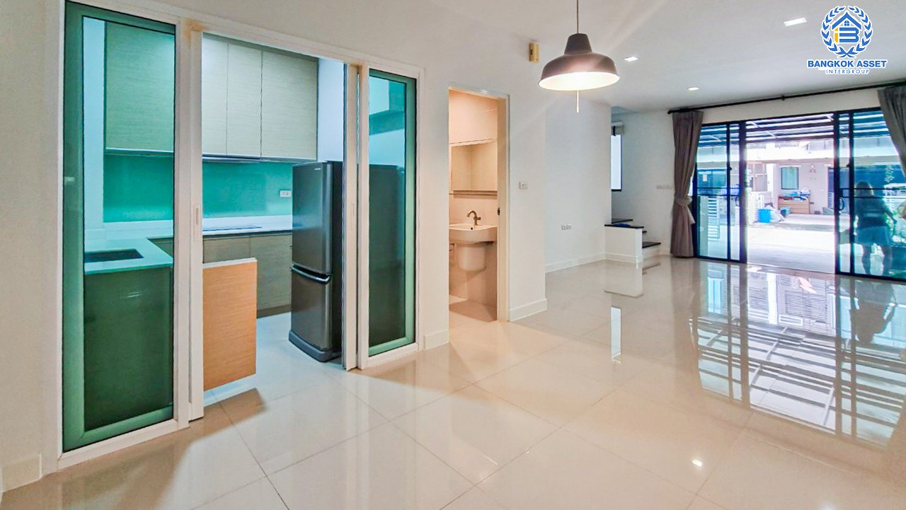 ทาวน์โฮม 3 ชั้นมือสองนนทบุรี โครงการ ทาวน์พลัสเอ็กซ์ ประชาชื่น เนื้อที่กว้าง 20 ตร.ว. ฟังก์ชัน 4 ห้องนอน 3 ห้องน้ำ 2 ที่จอดรถ บ้านพร้อมอยู่ บนทำเลใกล้เดอะมอลล์ งามวงศ์วาน, รถไฟฟ้าสีชมพู "สถานีสนามบินน้ำ" และทางด่วน งามวงศ์วาน" จองเลย!