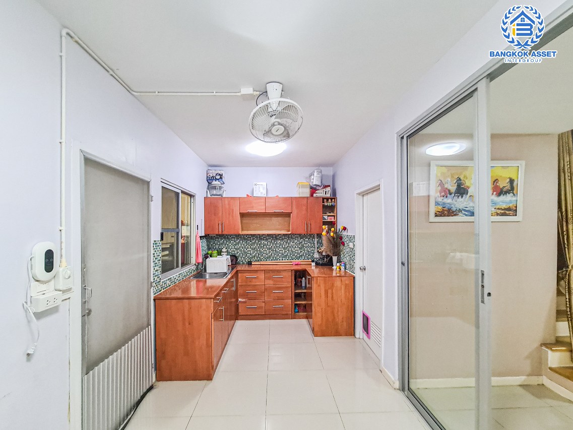 *****ทาวน์เฮ้าส์มือสองนครปฐม โครงการ พฤกษาวิลล์77 พุทธมณฑลสาย4 เนื้อที่กว้าง 18.7 ตร.ว. ฟังก์ชัน 3 ห้องนอน 2 ห้องน้ำ 1 ที่จอดรถ บ้านสภาพดี บนทำเลแห่งการเดินทาง หน้าโครงการติด ถนนพุทธมณฑลสาย4 เชื่อมต่อถนนเพชรเกษม, ถนนกาญจนาภิเษก จองด่วน!